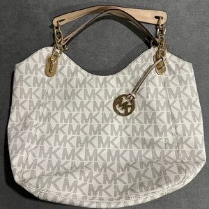 Michael Kors handbag in great condition.
